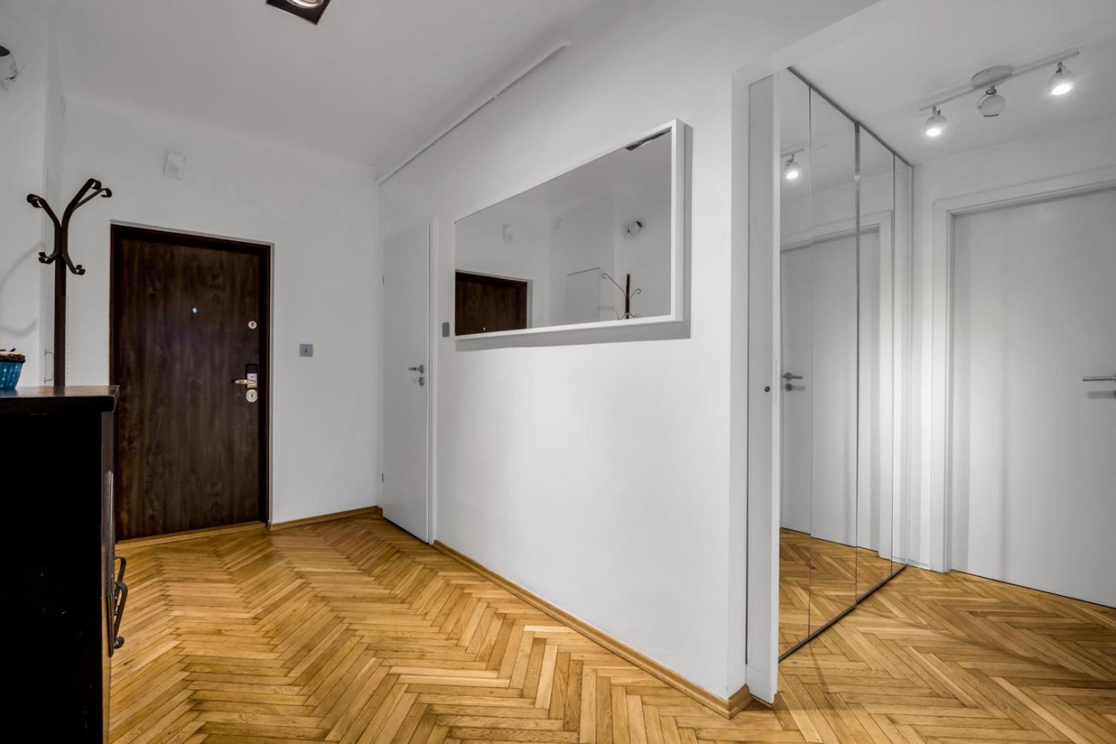 Metro Politechnika 3-Bedroom Apartment Варшава Экстерьер фото